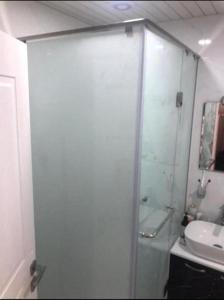 Ένα μπάνιο στο Alvina Complex