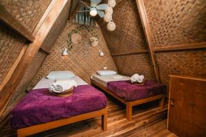 Postel nebo postele na pokoji v ubytování Mad Monkey Hostel Nacpan Beach + 37 fotografií
