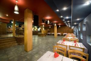 Restauracja lub miejsce do jedzenia w obiekcie Grand Hotel