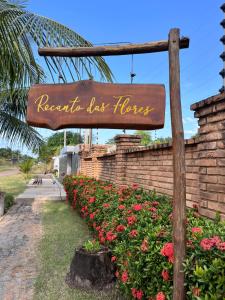 Recanto das Flores Suíte Master 1外面的花园