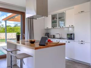 Η κουζίνα ή μικρή κουζίνα στο Villa Luna Nera by Interhome