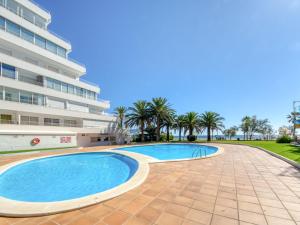The swimming pool at or close to Apartment Roses Holiday Center-2 by Interhome