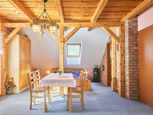 Fotografia z galérie ubytovania Studio Chlívce u Hronova-1 by Interhome v destinácii Chlívce
