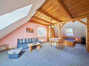 Posezení v ubytování Studio Chlívce u Hronova-1 by Interhome
