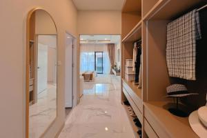 Phòng tắm tại 云韵CloudYu现代轻奢独栋泳池别墅 酒店的配置 有早餐 +21 ảnh