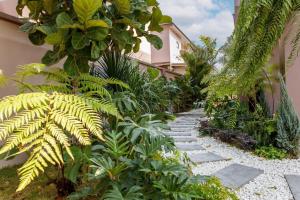 Vườn quanh 云韵CloudYu现代轻奢独栋泳池别墅 酒店的配置 有早餐