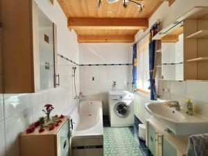 Koupelna v ubytování Ferienhaus Naintschbauer