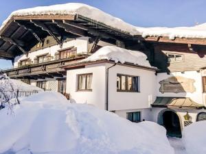 Apartment Tirol by Interhome v zime