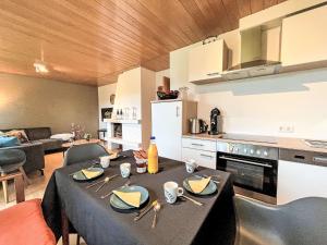 Kuchyň nebo kuchyňský kout v ubytování Holiday Home Andrea by Interhome