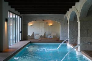 Bazén v ubytovaní Hotel Peralada Wine Spa & Golf alebo v jeho blízkosti