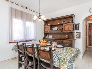 Kuchyňa alebo kuchynka v ubytovaní Villa Villa Barcelona by Interhome