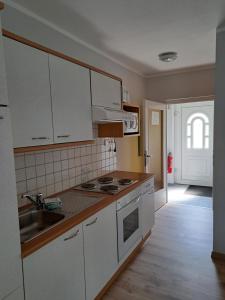 Kuchnia lub aneks kuchenny w obiekcie Apartment Katzer