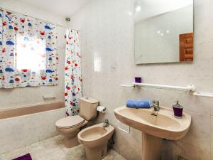 Koupelna v ubytování Villa Villa Barcelona by Interhome