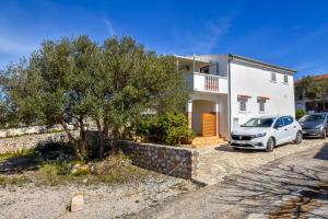 Το κτήριο όπου στεγάζεται  το διαμέρισμα