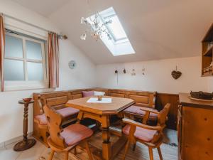 Posedenie v ubytovaní Apartment Alex Top 68 by Interhome