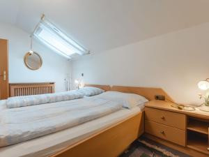 Posteľ alebo postele v izbe v ubytovaní Apartment Alex Top 68 by Interhome