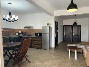 Köök või kööginurk majutusasutuses TheLight Villa