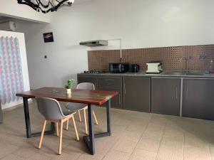 Köök või kööginurk majutusasutuses TheLight Villa