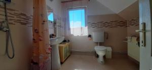 Koupelna v ubytování Simonfi Villa + 39 fotografií