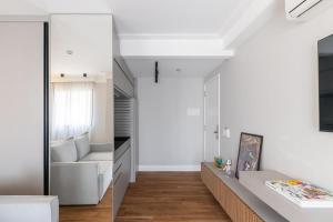A television and/or entertainment centre at Jerônimo da Veiga 248 - Flat 1301