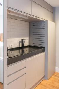 A kitchen or kitchenette at Jerônimo da Veiga 248 - Flat 1301