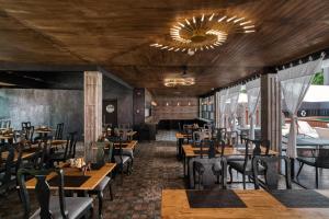 Restaurace v ubytování Tuana Hotels The Phulin Resort