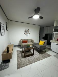 Kuchyň nebo kuchyňský kout v ubytování MDEC Apartments