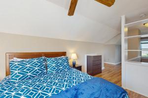 Postel nebo postele na pokoji v ubytování Tudor Casa