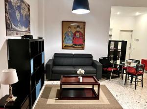 Area soggiorno di Spacious Studio in Via dei Coronari