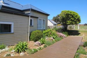 Gallery image of Beth's Cottage Roaring 40s in Rocky Cape