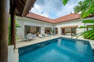 Bazén v ubytování Villa Nemia Seminyak nebo v jeho okolí