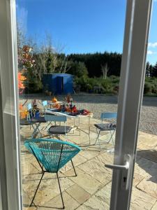 Fotografie z fotogalerie ubytování Forest Path luxury Studio Apartment with large bedroom bathroom and sauna Sleeps up to 4 v destinaci Ballynahinch