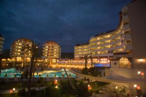 The swimming pool at or close to Alaiye Resort & Spa Hotel - Ultra All Inclusive