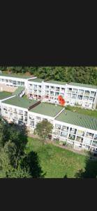 Το κτήριο όπου στεγάζεται  το διαμέρισμα