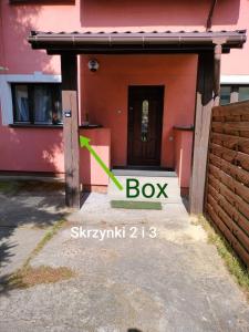 Zdjęcie z galerii obiektu Urocze studia w Łomiankach, 1- z sauną i tarasem, 2- z kominkiem, 3- ekonomiczne, 7km metro Młociny Warszawa w mieście Łomianki