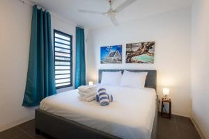 Letto o letti in una camera di Tropical Paradise at Jan Thiel with Private Pool