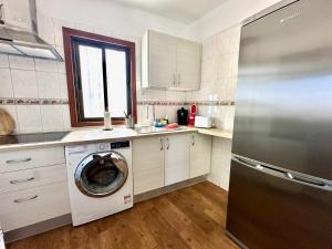 Kuchyň nebo kuchyňský kout v ubytování Pambnb - Charming Seaview Apartment
