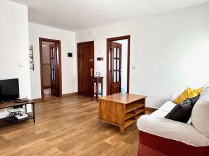 TV a/nebo společenská místnost v ubytování Pambnb - Charming Seaview Apartment