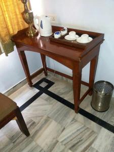 Příslušenství pro přípravu čaje a kávy v ubytování Dahleez Resort Mandawa