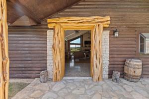 Fotografie z fotogalerie ubytování Guadalupe Bluff Log Cabin v destinaci Kerrville