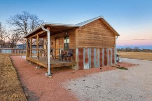 Το κτήριο όπου στεγάζεται  η παραθεριστική κατοικία