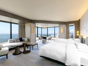 Grand Prince Hotel Osaka Bay客房内的一张或多张床位