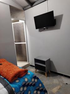 Μια τηλεόραση ή/και κέντρο ψυχαγωγίας στο La Kzona - Hab Doble