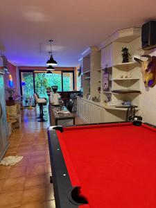 Biliár nebo kulečník v ubytování Dikachaya Hostel