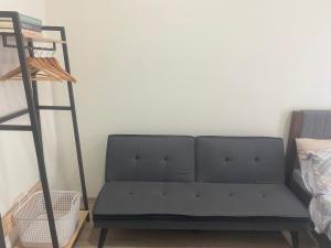 Fully Furnished Studio Unit at The Median with Fast Internet Connection and Netflix休息區