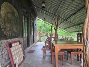 Patio nebo venkovní prostory v ubytování Ceylon wilpattu safaris & lodging + 37 fotografií