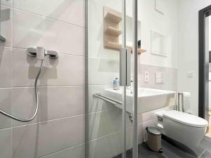 Koupelna v ubytování AM1026 - Smarte Monteurwohnung Übergangswohnung