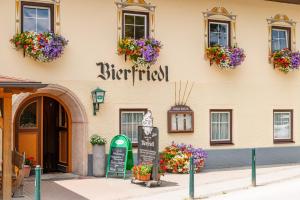 Chứng chỉ, giải thưởng, bảng hiệu hoặc các tài liệu khác trưng bày tại Landgasthof Bierfriedl