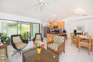 A kitchen or kitchenette at Fingertip - Beach Bungalow in Cayman Kai