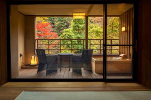 Posezení v ubytování Shionoyu Onsen Rengetsu